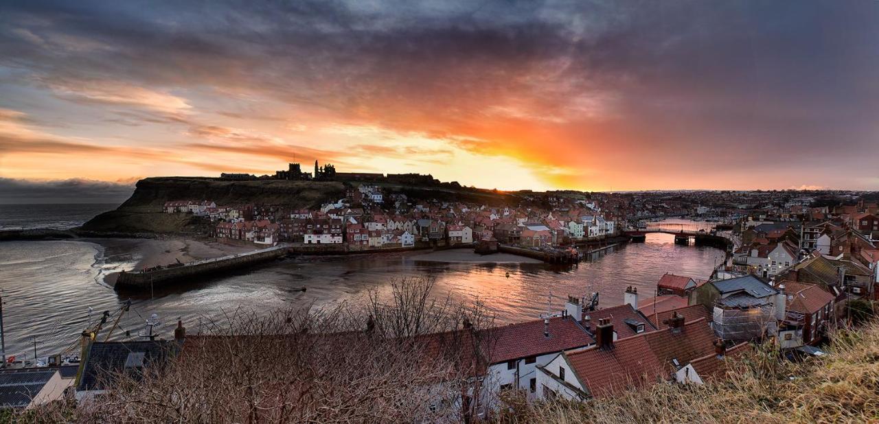 Отель Haven Crest Уитби Экстерьер фото